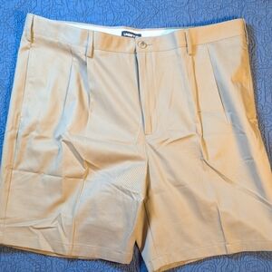 Lands’ End Khaki Shorts Men’s Size 42 Traditional Fit Pleated Dark Khaki (E14)